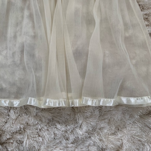 VS Cream & Mint Green Embroidered Slip - Picture 7 of 8